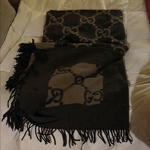 Gucci Black and Brown Throw Blanket - Picture 5 of 5